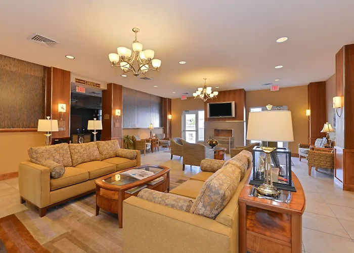 By Ihg Laramie