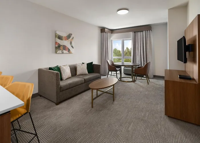Hotel By Ihg